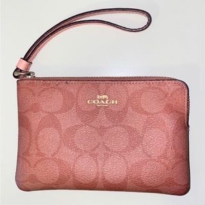 pink coach wristlet